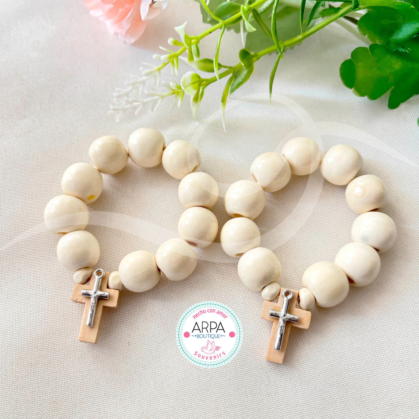 Denario de madera crema con cruz sobrepuesta - 12u