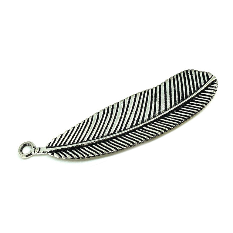 Colgante Pluma Plateada - 45mm - 1und
