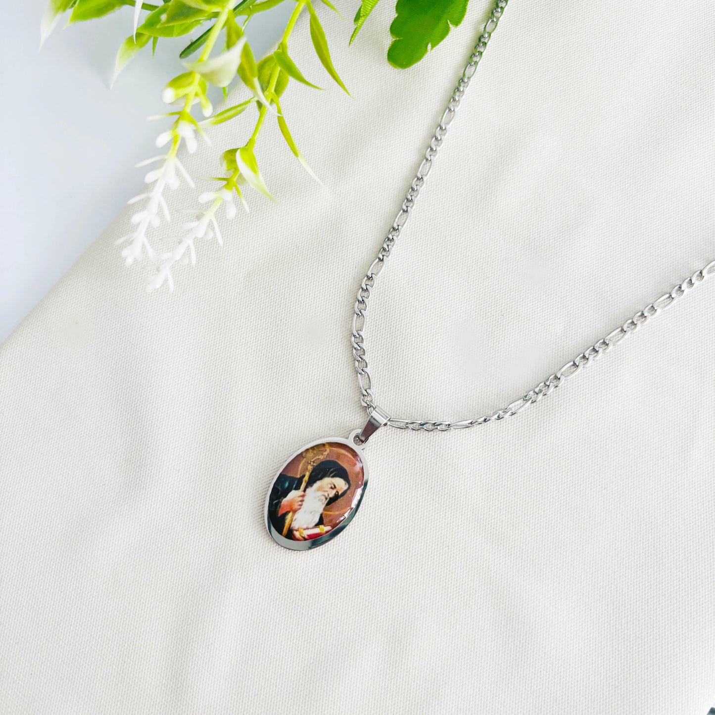 Cadena con medalla San Benito de Acero Quirurgico - 1und