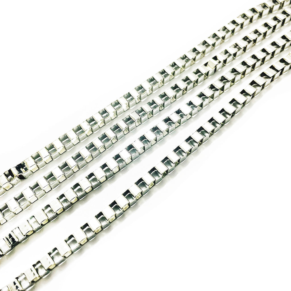 Cadena Niquelada Eslabón Cuadrado 3x3 | Por Metro