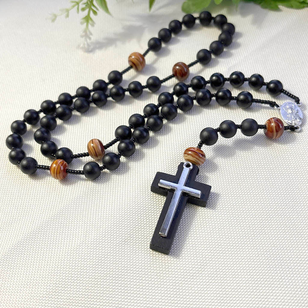 Rosario católico negro y café - 1und