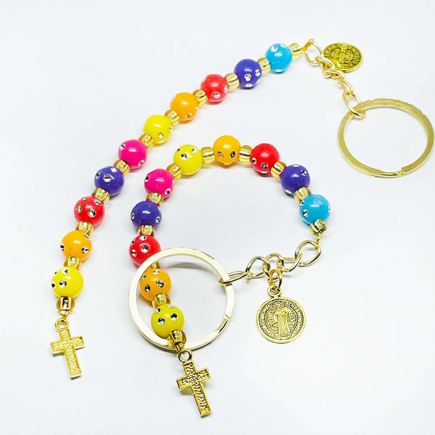 Denario Vertical tipo llavero - Multicolor con San Benito - 10und.