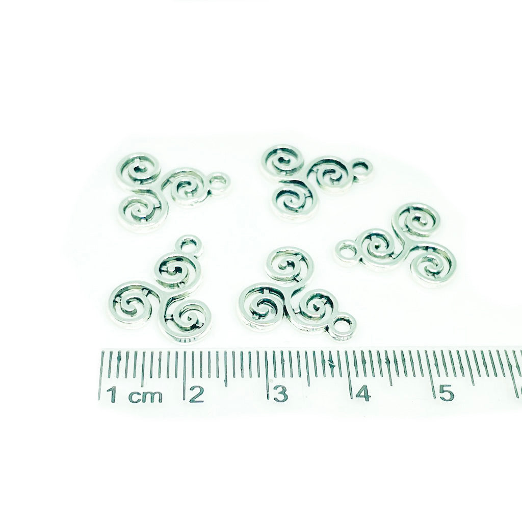 Colgante Trisquel Plateado - 12mm - 5und