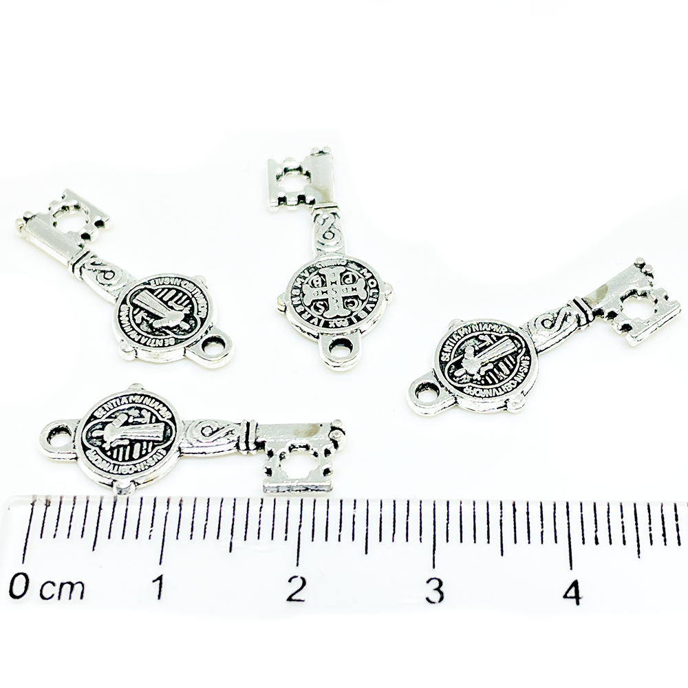 Colgantes Religiosos - Llave de San Benito - 24mm - 4und.