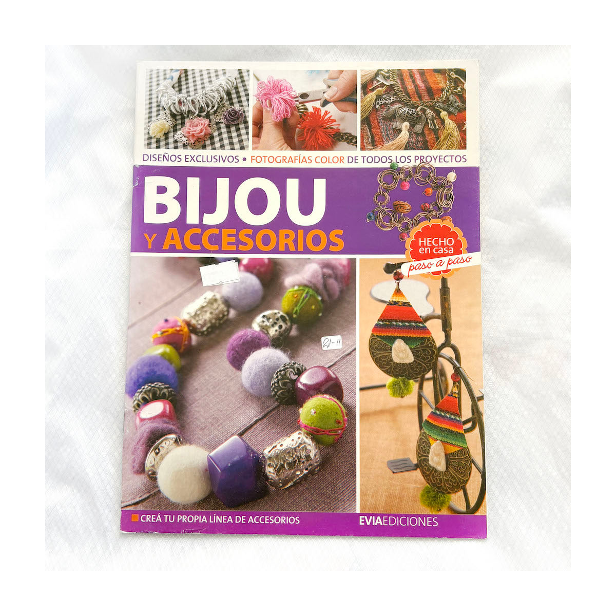 Revista Bijou y accesorios