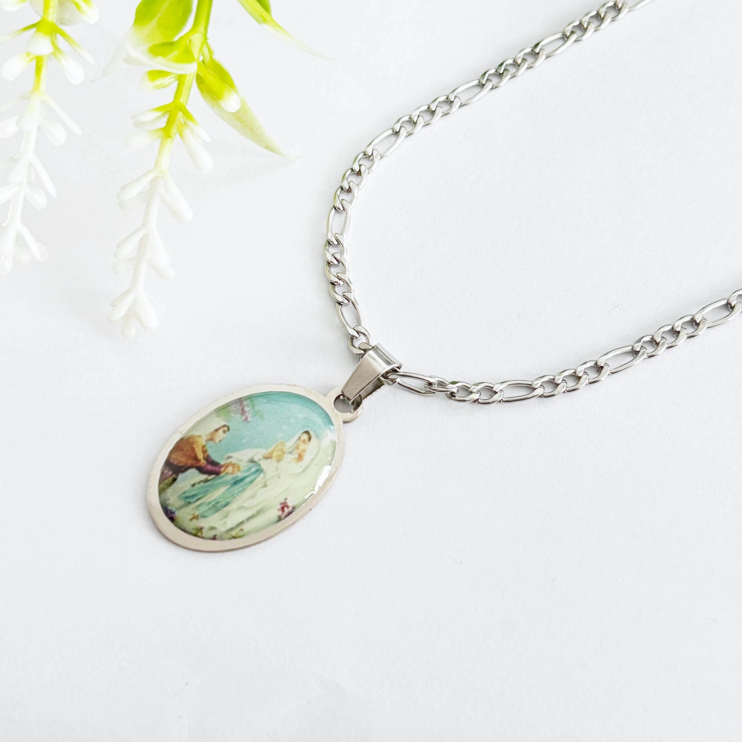 Cadena con medalla Virgen de Lourdes de Acero Quirurgico - 1und