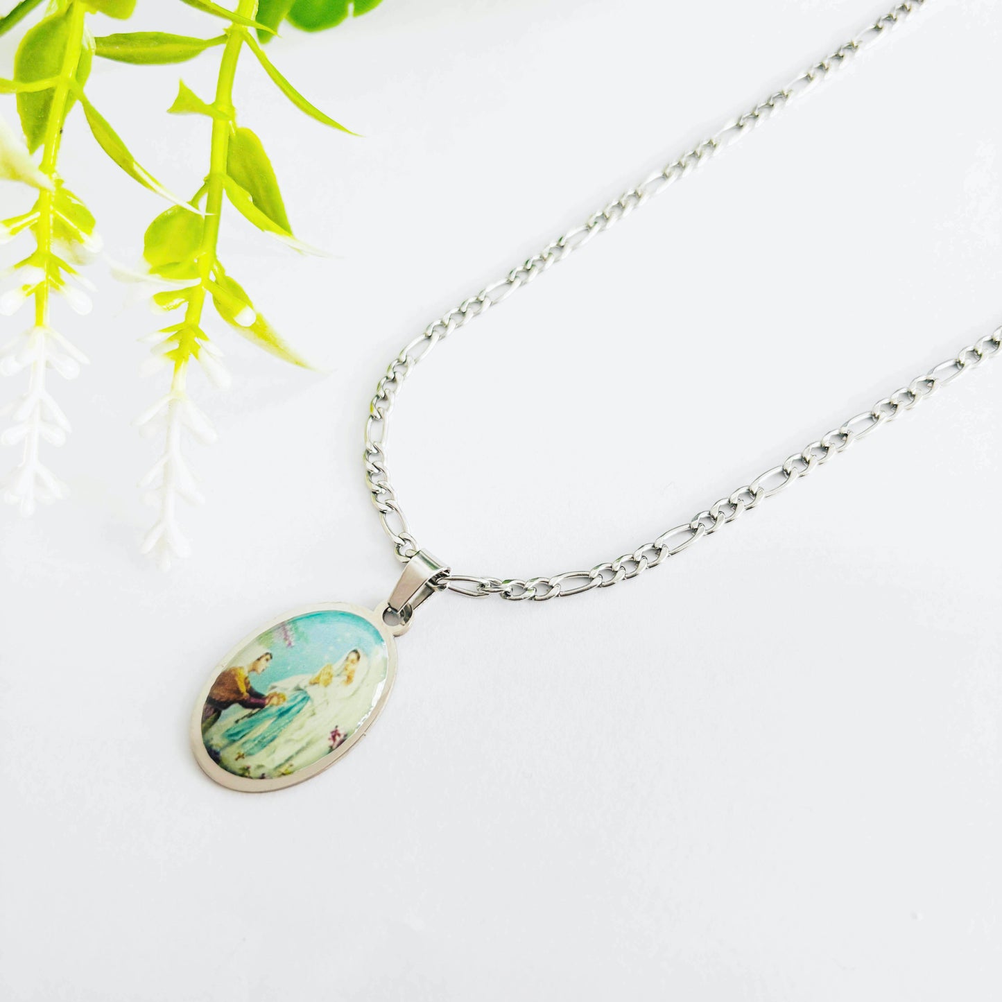 Cadena con medalla Virgen de Lourdes de Acero Quirurgico - 1und
